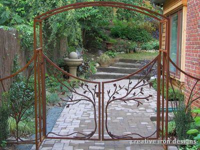 Creative Iron Designs, Metal Garden Trellis With Gate